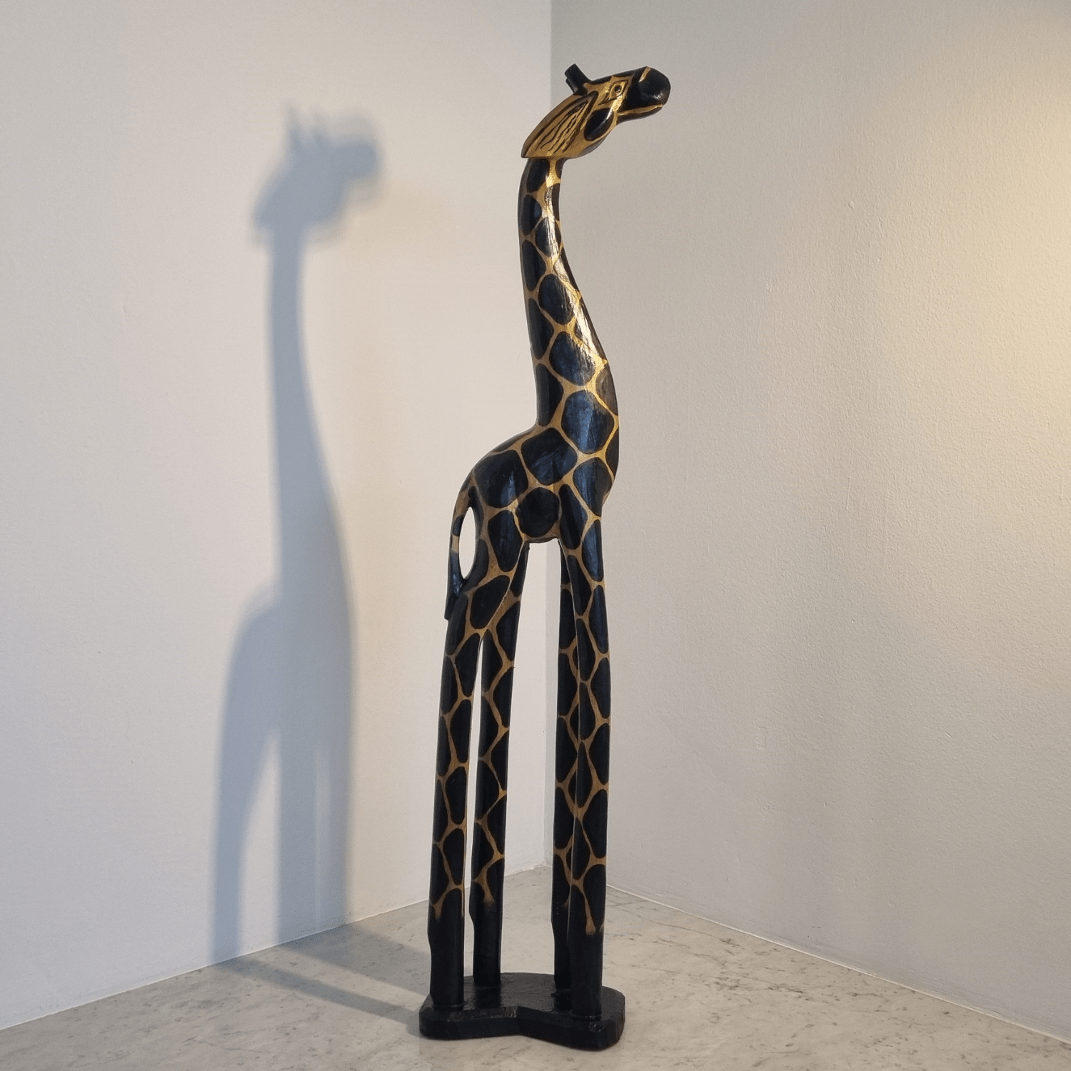 Cosa vede la giraffa | ROI Edizioni
